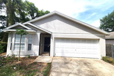 House in Apopka, Florida 4 bedrooms, 142.23 sq.m. № 1612778 - photo 1