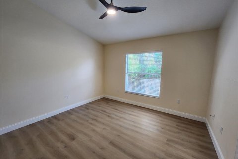 House in Apopka, Florida 4 bedrooms, 142.23 sq.m. № 1612778 - photo 10