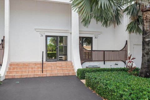 Condo in South Palm Beach, Florida, 1 bedroom  № 2191080 - photo 17