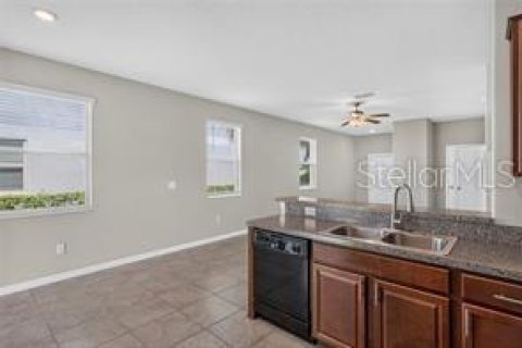 Touwnhouse à louer à Tampa, Floride: 2 chambres, 143.81 m2 № 2433215 - photo 5
