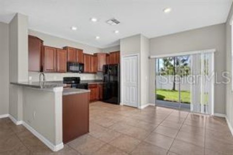 Touwnhouse à louer à Tampa, Floride: 2 chambres, 143.81 m2 № 2433215 - photo 4