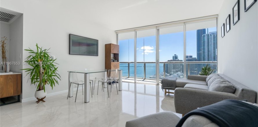 Condominio en Miami, Florida, 2 dormitorios  № 2030649