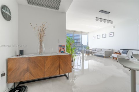 Condominio en venta en Miami, Florida, 2 dormitorios, 116.59 m2 № 2030649 - foto 13