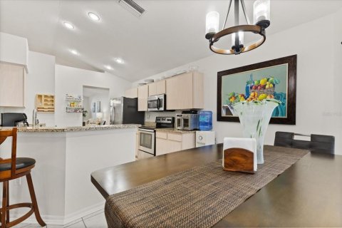 Villa ou maison à vendre à Brandon, Floride: 4 chambres, 177.81 m2 № 1789524 - photo 16
