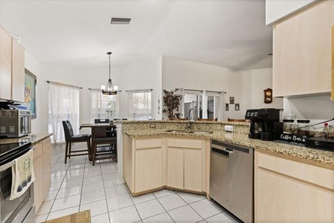 Villa ou maison à vendre à Brandon, Floride: 4 chambres, 177.81 m2 № 1789524 - photo 11