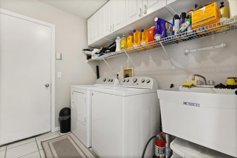 Villa ou maison à vendre à Brandon, Floride: 4 chambres, 177.81 m2 № 1789524 - photo 25