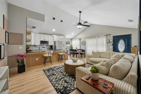 Casa en venta en Palm Harbor, Florida, 3 dormitorios, 175.77 m2 № 2259445 - foto 3