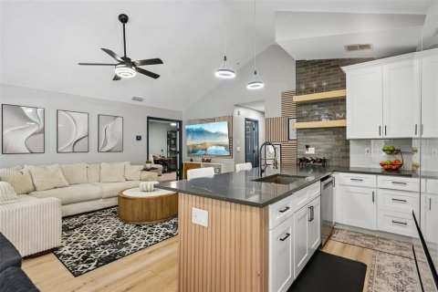 Casa en venta en Palm Harbor, Florida, 3 dormitorios, 175.77 m2 № 2259445 - foto 10