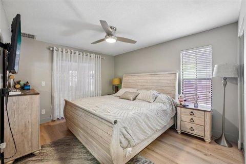 Casa en venta en Palm Harbor, Florida, 3 dormitorios, 175.77 m2 № 2259445 - foto 17