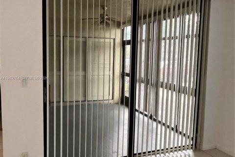 Copropriété à vendre à Coconut Creek, Floride: 3 chambres, 103.68 m2 № 2049255 - photo 3