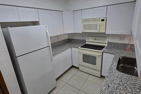 Touwnhouse à louer à Ocala, Floride: 2 chambres, 115.48 m2 № 1799954 - photo 3