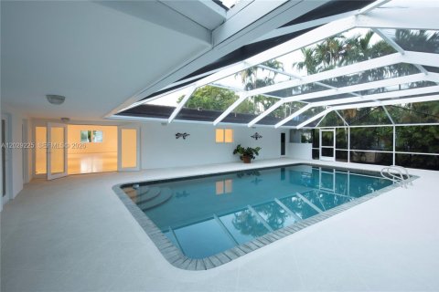 Villa ou maison à vendre à Coral Gables, Floride: 4 chambres, 242.2 m2 № 2083891 - photo 20