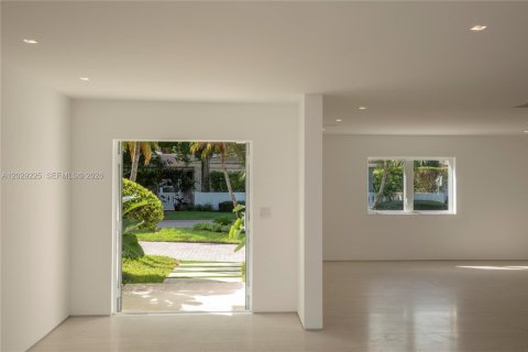 Villa ou maison à vendre à Coral Gables, Floride: 4 chambres, 242.2 m2 № 2083891 - photo 7