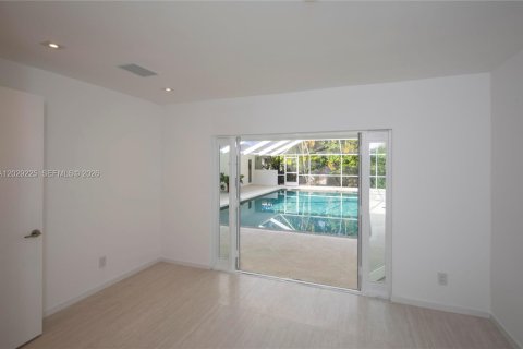 Villa ou maison à vendre à Coral Gables, Floride: 4 chambres, 242.2 m2 № 2083891 - photo 16