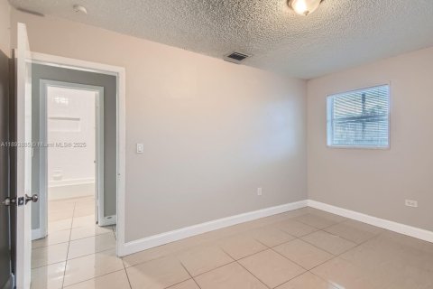 Casa en venta en Miramar, Florida, 3 dormitorios, 109.62 m2 № 1945950 - foto 12
