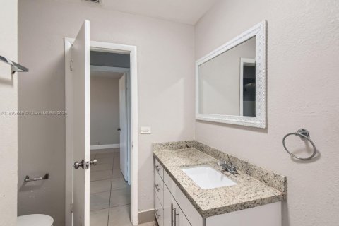 Casa en venta en Miramar, Florida, 3 dormitorios, 109.62 m2 № 1945950 - foto 18