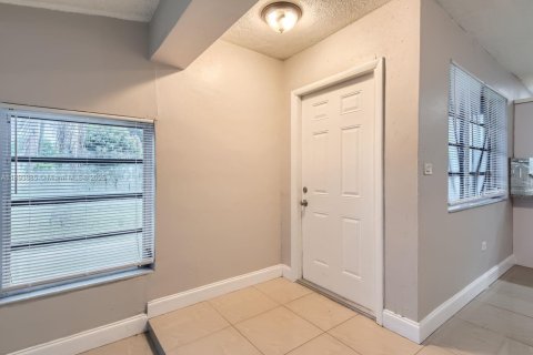 Casa en venta en Miramar, Florida, 3 dormitorios, 109.62 m2 № 1945950 - foto 5