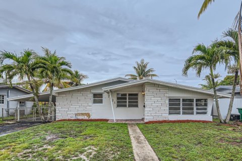 Casa en venta en Miramar, Florida, 3 dormitorios, 109.62 m2 № 1945950 - foto 1