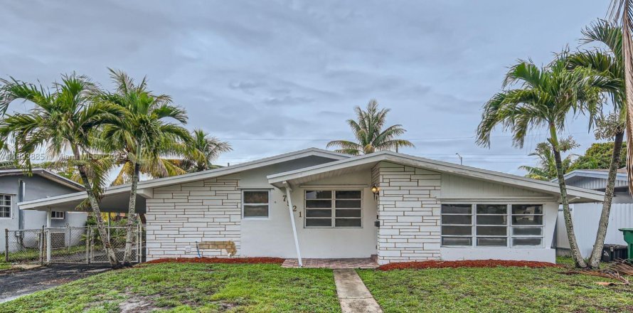 Casa en Miramar, Florida 3 dormitorios, 109.62 m2 № 1945950