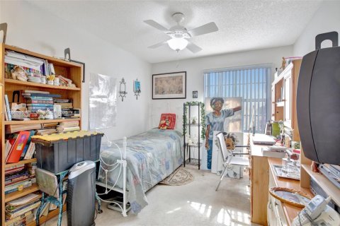 Casa en venta en Pembroke Pines, Florida, 4 dormitorios, 207.92 m2 № 1683833 - foto 25