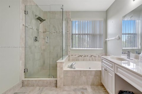 Casa en venta en Pembroke Pines, Florida, 4 dormitorios, 207.92 m2 № 1683833 - foto 6