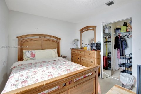 Casa en venta en Pembroke Pines, Florida, 4 dormitorios, 207.92 m2 № 1683833 - foto 29