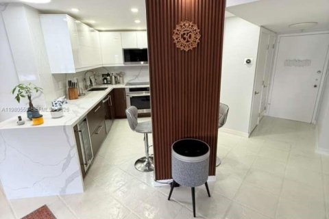 Condo in Aventura, Florida, 1 bedroom  № 2043823 - photo 6