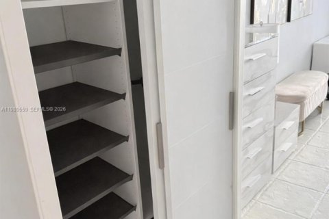Condo in Aventura, Florida, 1 bedroom  № 2043823 - photo 22