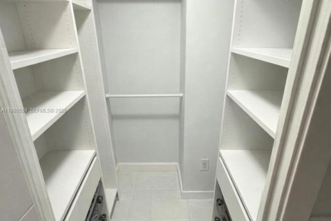 Condo in Aventura, Florida, 1 bedroom  № 2043823 - photo 20