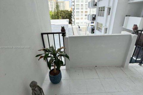 Condo in Aventura, Florida, 1 bedroom  № 2043823 - photo 13