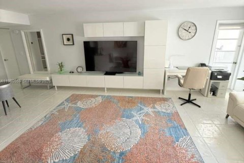 Condo in Aventura, Florida, 1 bedroom  № 2043823 - photo 8