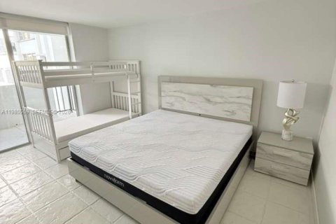 Condo in Aventura, Florida, 1 bedroom  № 2043823 - photo 18