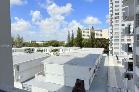 Condo in Aventura, Florida, 1 bedroom  № 2043823 - photo 11