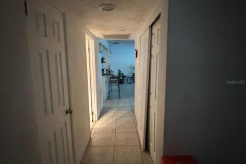 House in Saint Petersburg, Florida 3 bedrooms, 153.94 sq.m. № 1893776 - photo 7
