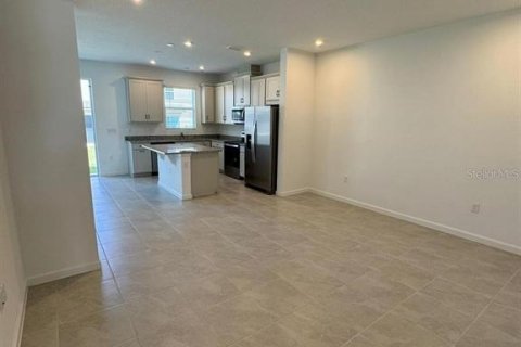 Adosado en alquiler en Kissimmee, Florida, 3 dormitorios, 136.85 m2 № 1907983 - foto 4