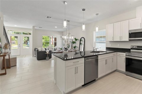 House in Sanford, Florida 2 bedrooms, 123.37 sq.m. № 1717910 - photo 13