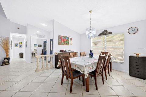 Casa en venta en Tampa, Florida, 4 dormitorios, 237.09 m2 № 2206540 - foto 10