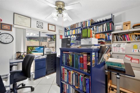 Casa en venta en Tampa, Florida, 4 dormitorios, 237.09 m2 № 2206540 - foto 27