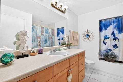 Casa en venta en Tampa, Florida, 4 dormitorios, 237.09 m2 № 2206540 - foto 24