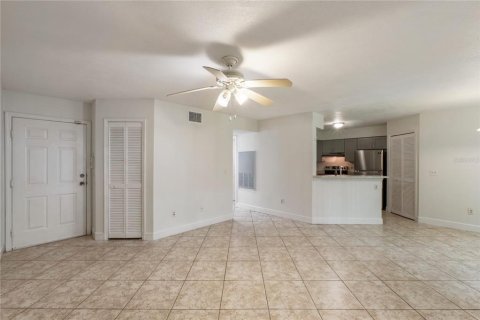 Condominio en alquiler en Orlando, Florida, 2 dormitorios, 100.33 m2 № 1919118 - foto 2