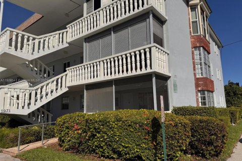 Copropriété à louer à Pompano Beach, Floride: 2 chambres, 89.19 m2 № 1957096 - photo 2