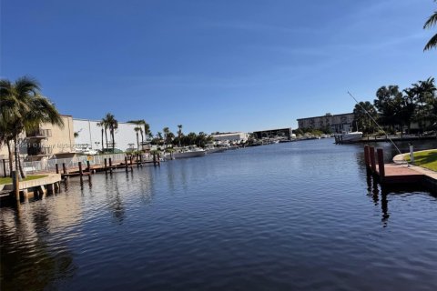 Copropriété à louer à Pompano Beach, Floride: 2 chambres, 89.19 m2 № 1957096 - photo 9
