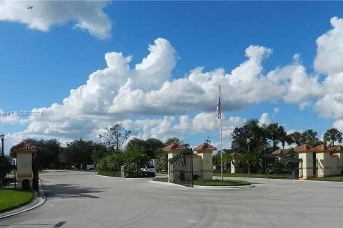 House in Lehigh Acres, Florida 2 bedrooms № 1702309 - photo 28