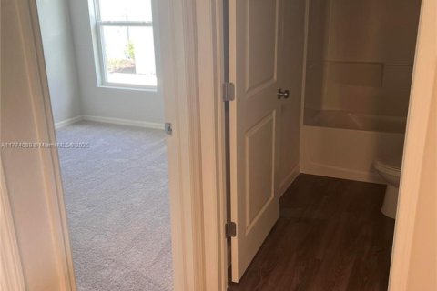 House in Lehigh Acres, Florida 2 bedrooms № 1702309 - photo 15