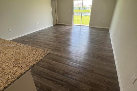 House in Lehigh Acres, Florida 2 bedrooms № 1702309 - photo 14