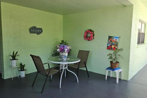 Condo in Saint Petersburg, Florida, 2 bedrooms № 2104466 - photo 30