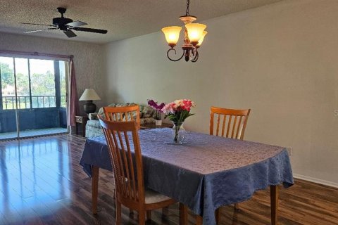 Condo in Saint Petersburg, Florida, 2 bedrooms № 2104466 - photo 4