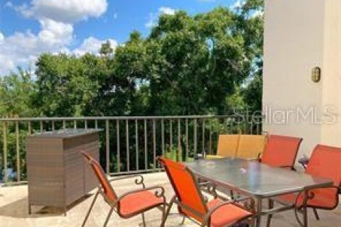 Condo in Saint Petersburg, Florida, 2 bedrooms № 2104466 - photo 23