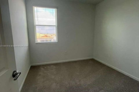 House in Clermont, Florida 4 bedrooms № 1943626 - photo 19