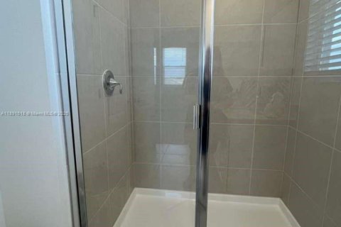 House in Clermont, Florida 4 bedrooms № 1943626 - photo 28